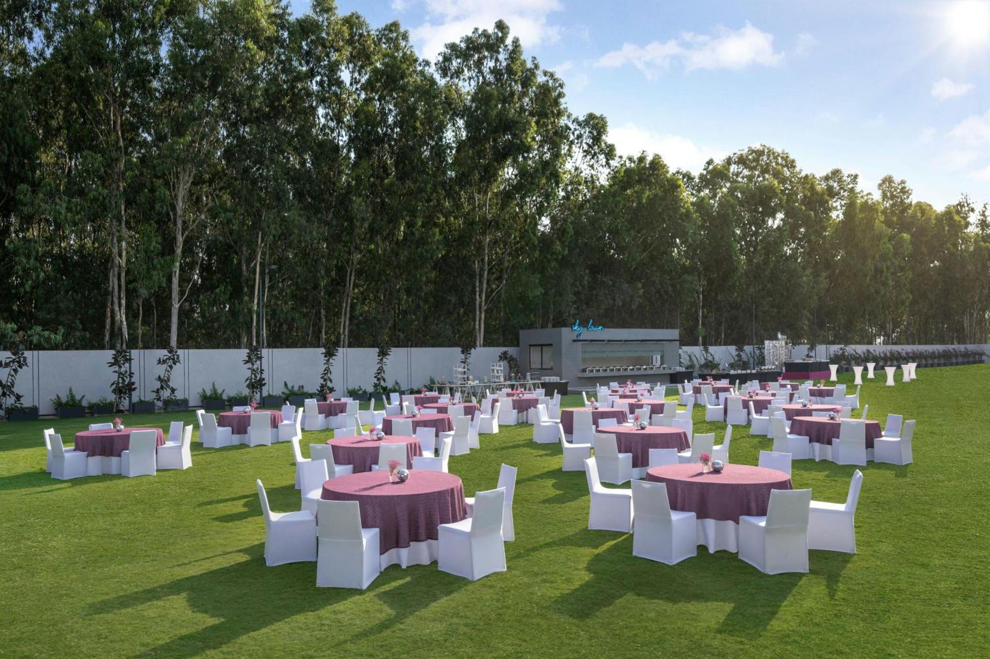 Moxy Bengaluru Airport Prestige Tech Cloud Hotel Devanahalli Ngoại thất bức ảnh