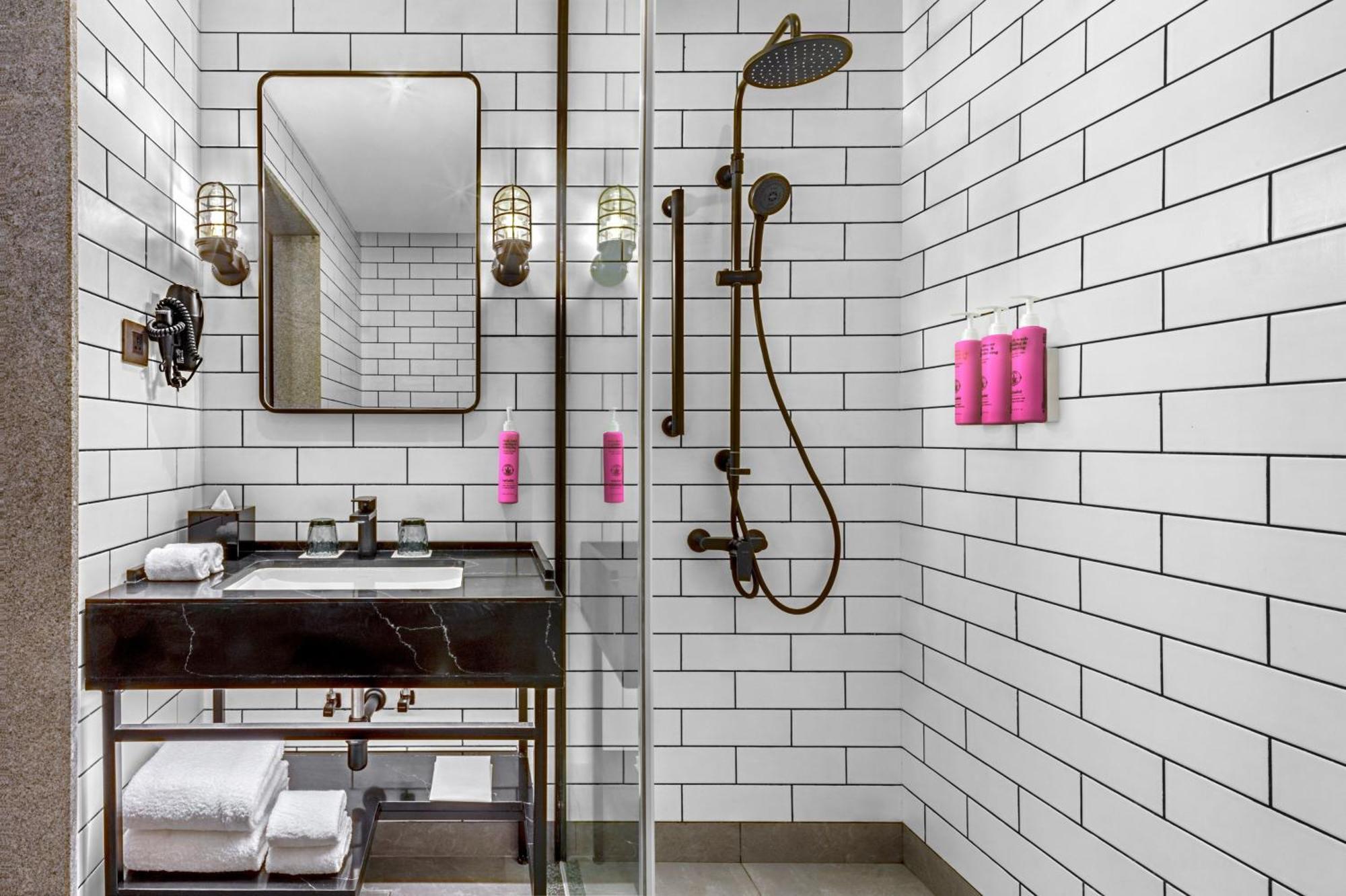 Moxy Bengaluru Airport Prestige Tech Cloud Hotel Devanahalli Ngoại thất bức ảnh